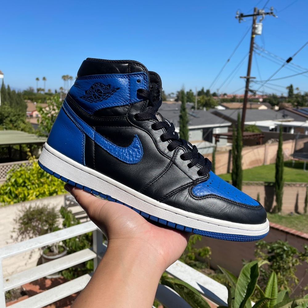 SOLD ✅✅ - Jordan 1 Retro High Royal 2017 - Size 10 GREAT CONDITION OG LACES